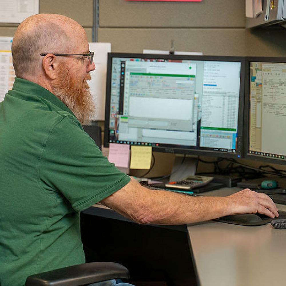 Image of customer service representative.